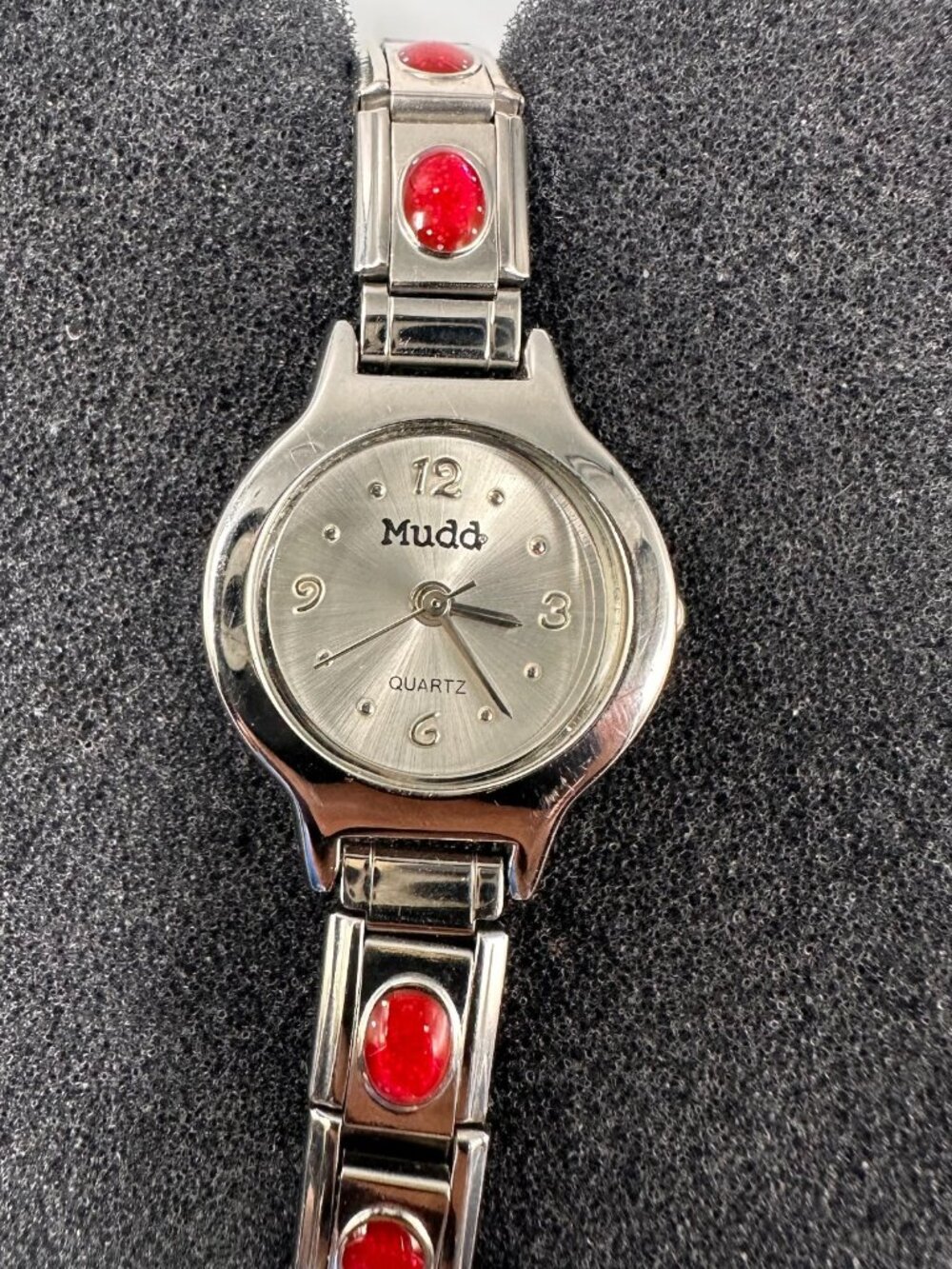 Mudd Watch Womens Silver Tone Red Beaded Italian Charms Stretch Band Y2K 5.5"
